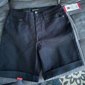 NWT NEW DKNY Bermuda Stretch Black Shorts Cuffed Size 8